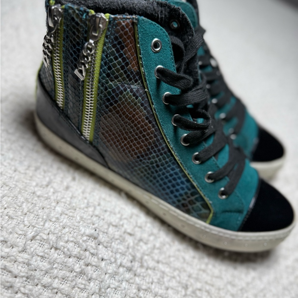 Colors of California Teal and Black High-Top Sneakers with Zipper Detail sz 39
